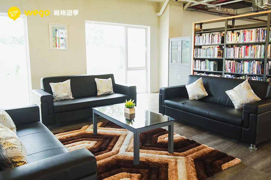 LCIC-拉普拉普宿霧國際大學-圖書館 (1)