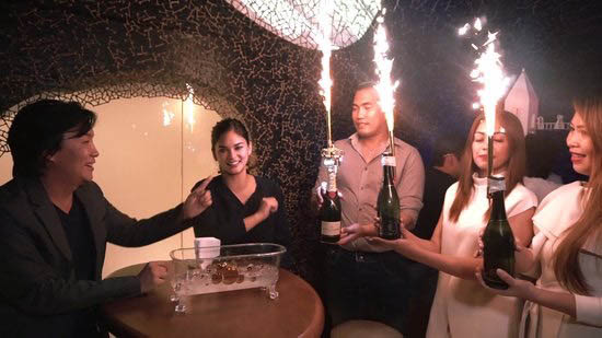 Morals and Malice 夜間高級酒吧 1 Morals and Malice 夜間高級酒吧 1