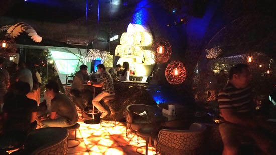 Morals and Malice 夜間高級酒吧 2 Morals and Malice 夜間高級酒吧 2