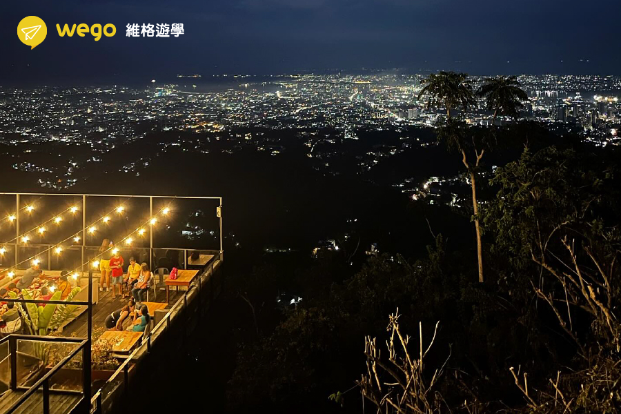 從 Top of Cebu 俯瞰的宿霧市夜景