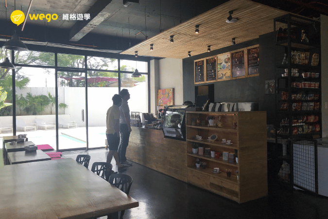 EV語言學校的網美泳池與EV BUCKS咖啡廳