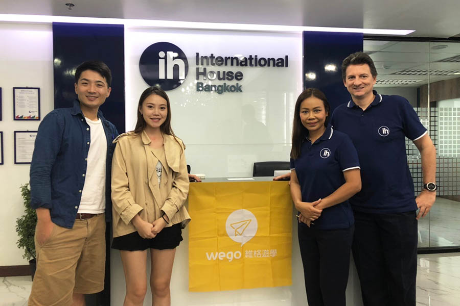 泰國曼谷ih語言學校新校區-校務人員合照