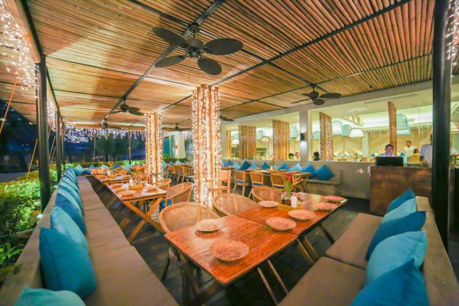 House of Lechon 戶外座位