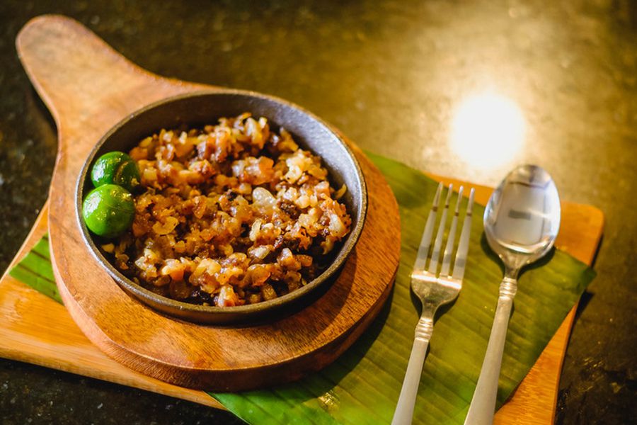 Sizzling pork sisig 鐵板豬肉